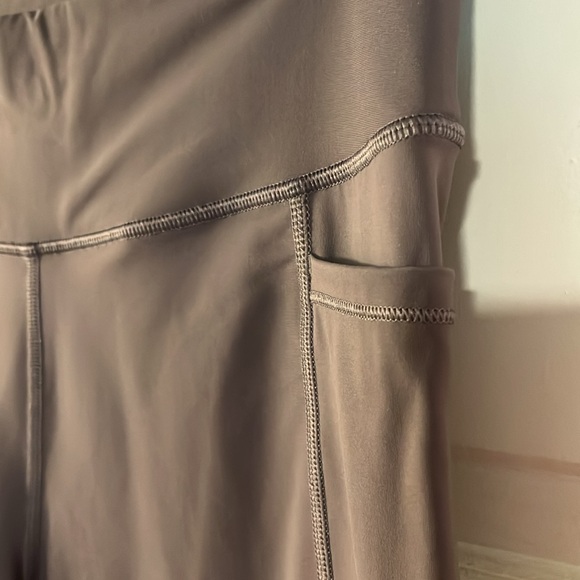 Total Knockout Leggings by Victoria’s Secret - Picture 4 of 7